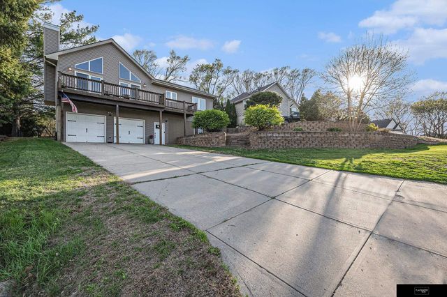 823 Beaver Lake Boulevard, Plattsmouth, NE 68048