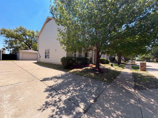 10636 Traymore Drive, Fort Worth, TX 76244