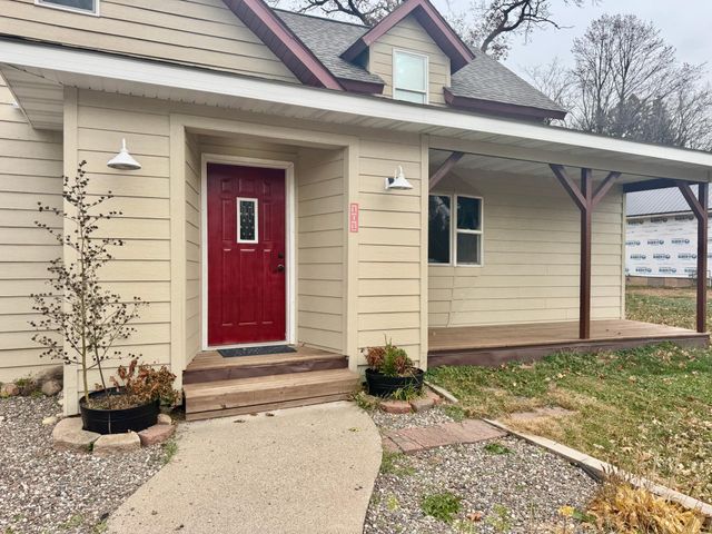 101 E North Avenue, Luck, WI 54853