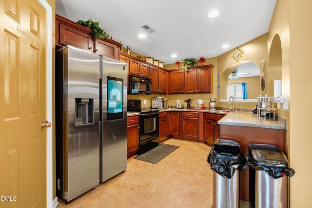 8840 Thornton Town Place, Raleigh, NC 27616