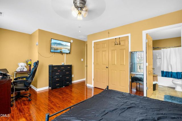 8840 Thornton Town Place, Raleigh, NC 27616