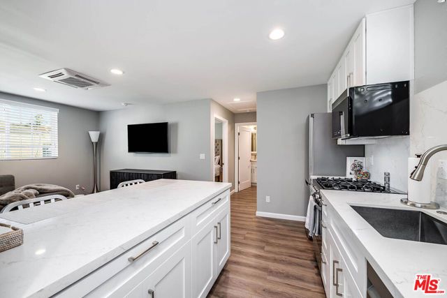 4134 W Mcfarlane Avenue, Burbank, CA 91505