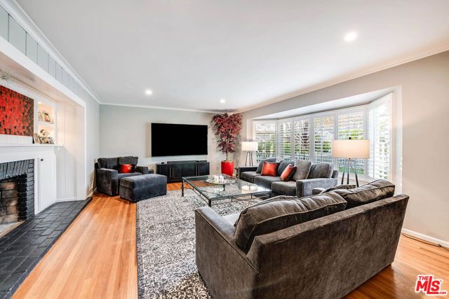4134 W Mcfarlane Avenue, Burbank, CA 91505