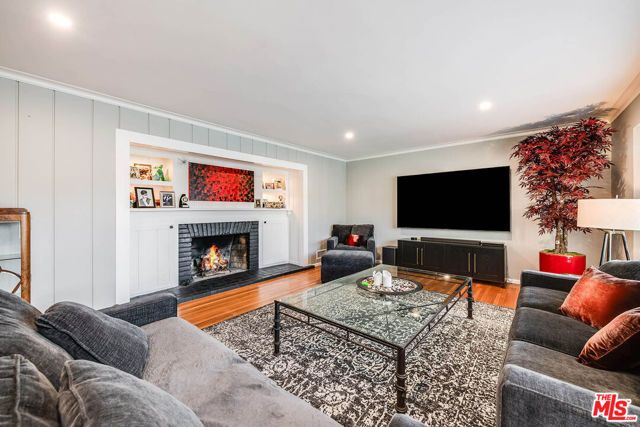 4134 W Mcfarlane Avenue, Burbank, CA 91505