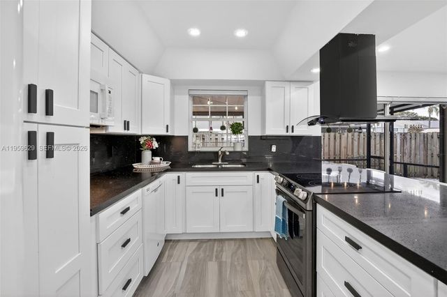 4981 SW 122nd Ter, Cooper City, FL 33330