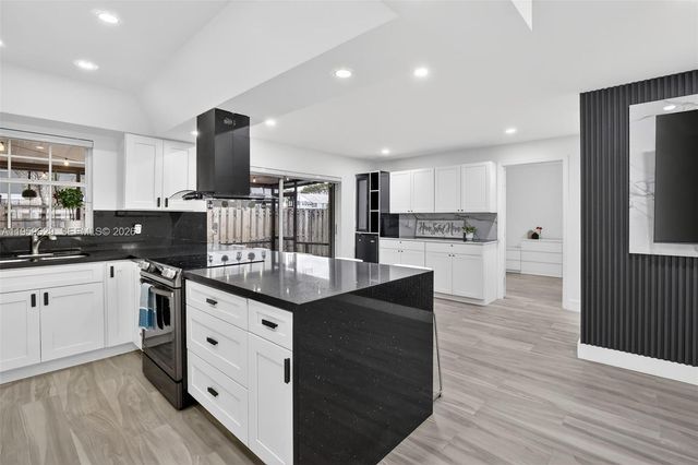 4981 SW 122nd Ter, Cooper City, FL 33330