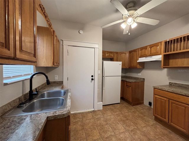 1044 W 11TH STREET, Lakeland, FL 33805