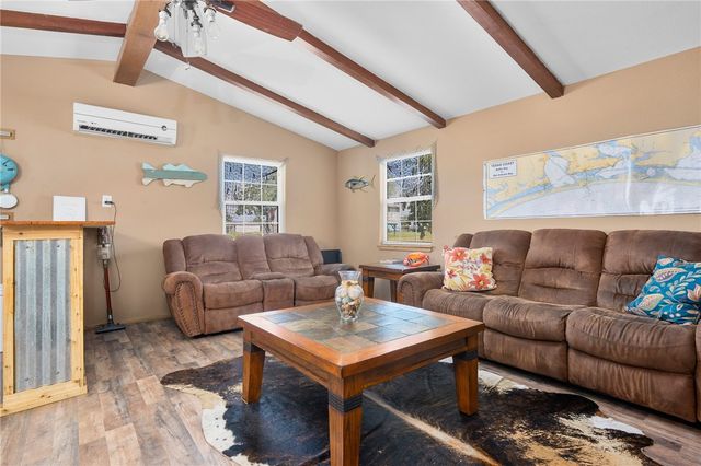 108 Palmetto Point, Rockport, TX 78382