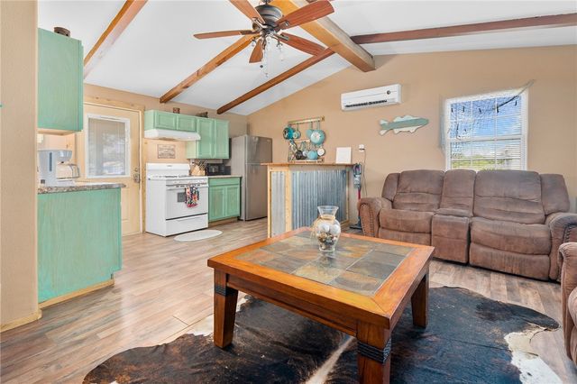 108 Palmetto Point, Rockport, TX 78382