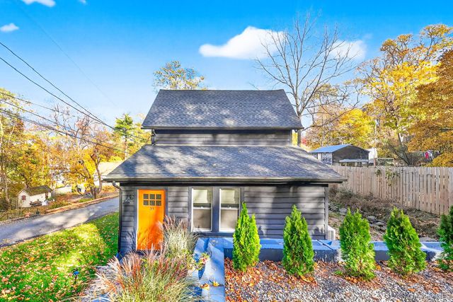 39 N Broadway, Esopus, NY 12401