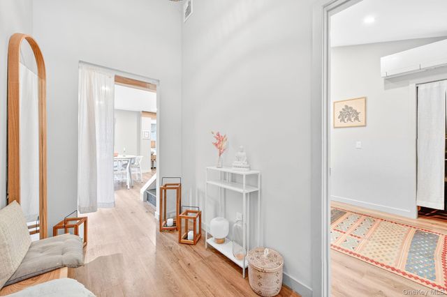 39 N Broadway, Esopus, NY 12401