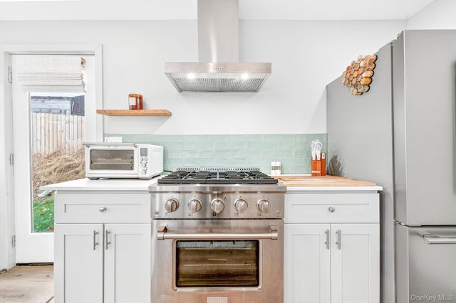 39 N Broadway, Esopus, NY 12401