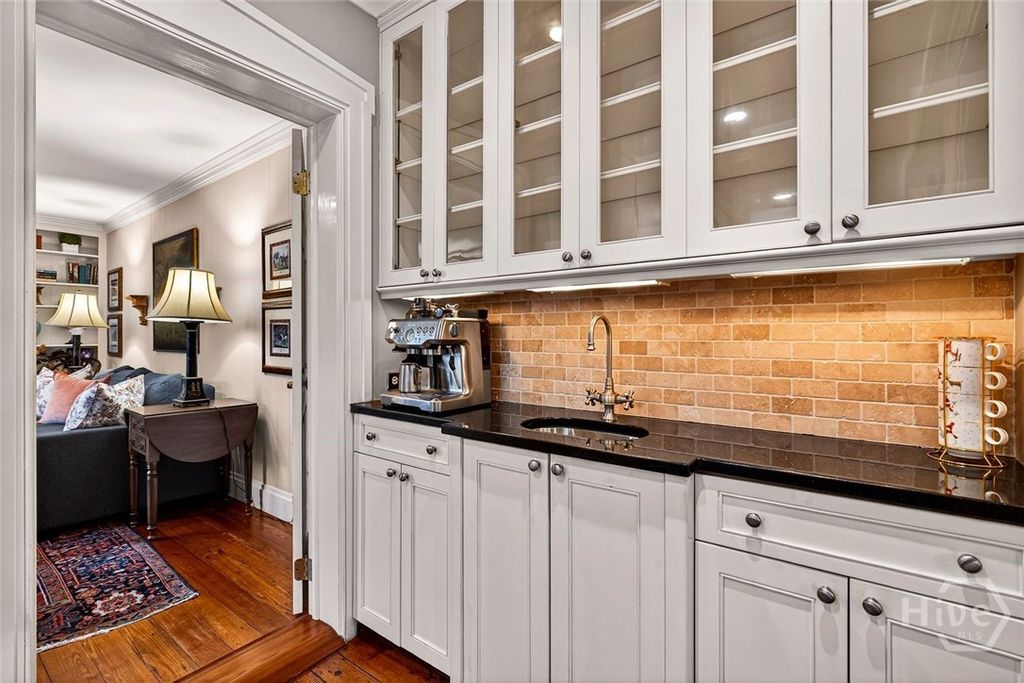 Image 13 of property listing at 208 E Liberty Street, Savannah, GA 31401