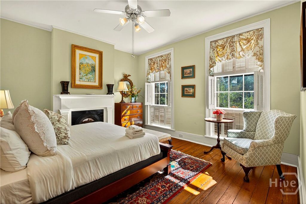 Image 21 of property listing at 208 E Liberty Street, Savannah, GA 31401