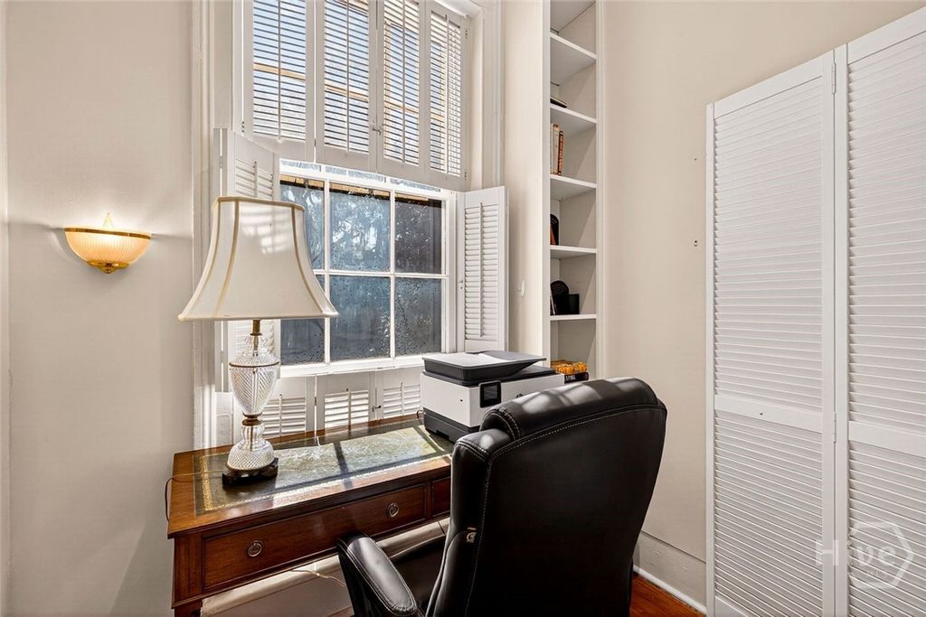 Image 24 of property listing at 208 E Liberty Street, Savannah, GA 31401