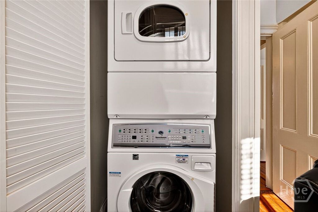 Image 25 of property listing at 208 E Liberty Street, Savannah, GA 31401