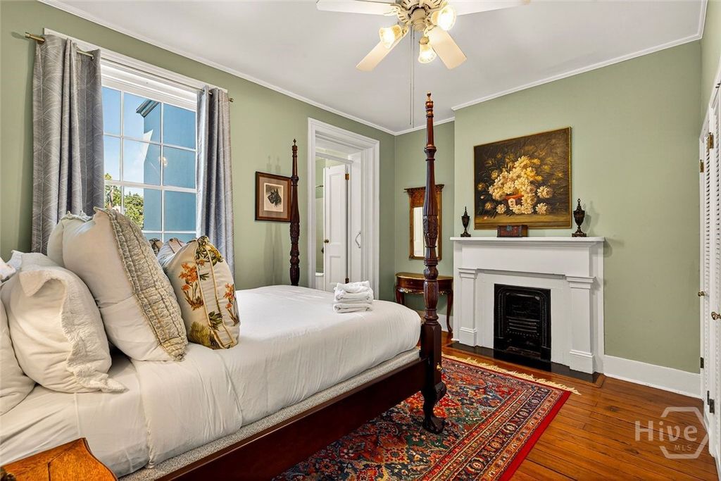 Image 28 of property listing at 208 E Liberty Street, Savannah, GA 31401