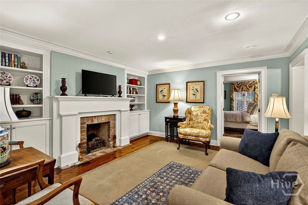 Image 32 of property listing at 208 E Liberty Street, Savannah, GA 31401