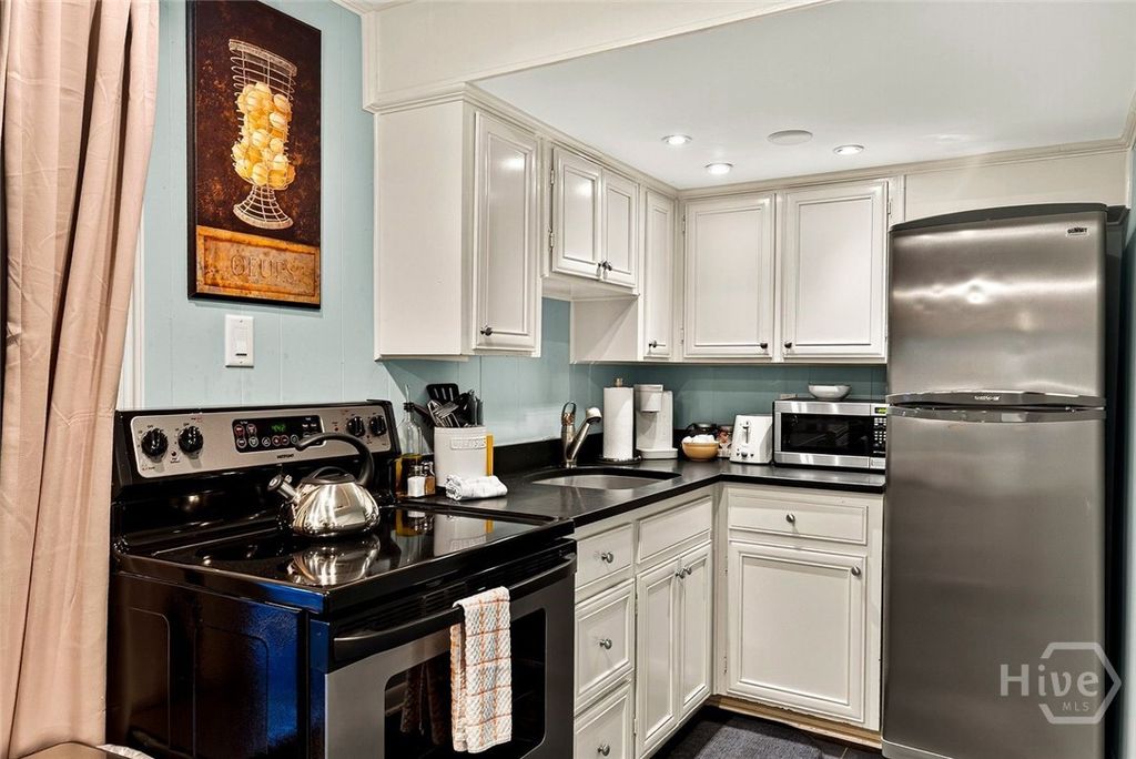 Image 40 of property listing at 208 E Liberty Street, Savannah, GA 31401