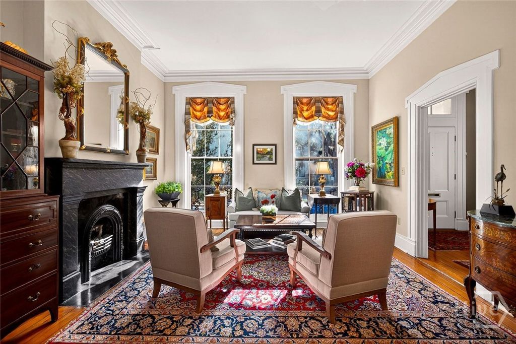 Image 5 of property listing at 208 E Liberty Street, Savannah, GA 31401