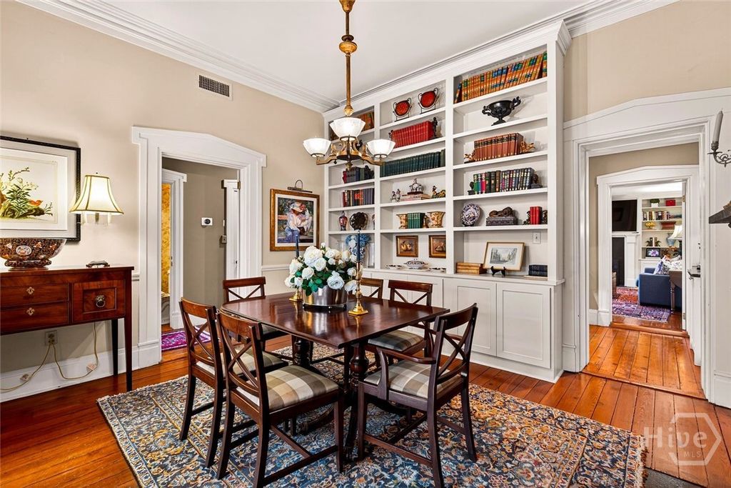 Image 9 of property listing at 208 E Liberty Street, Savannah, GA 31401