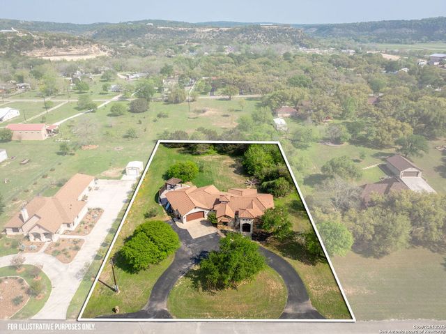 851 River Cliff, Canyon Lake, TX 78133