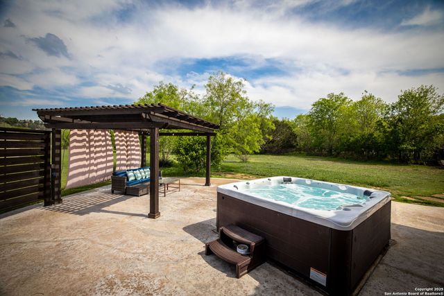 851 River Cliff, Canyon Lake, TX 78133