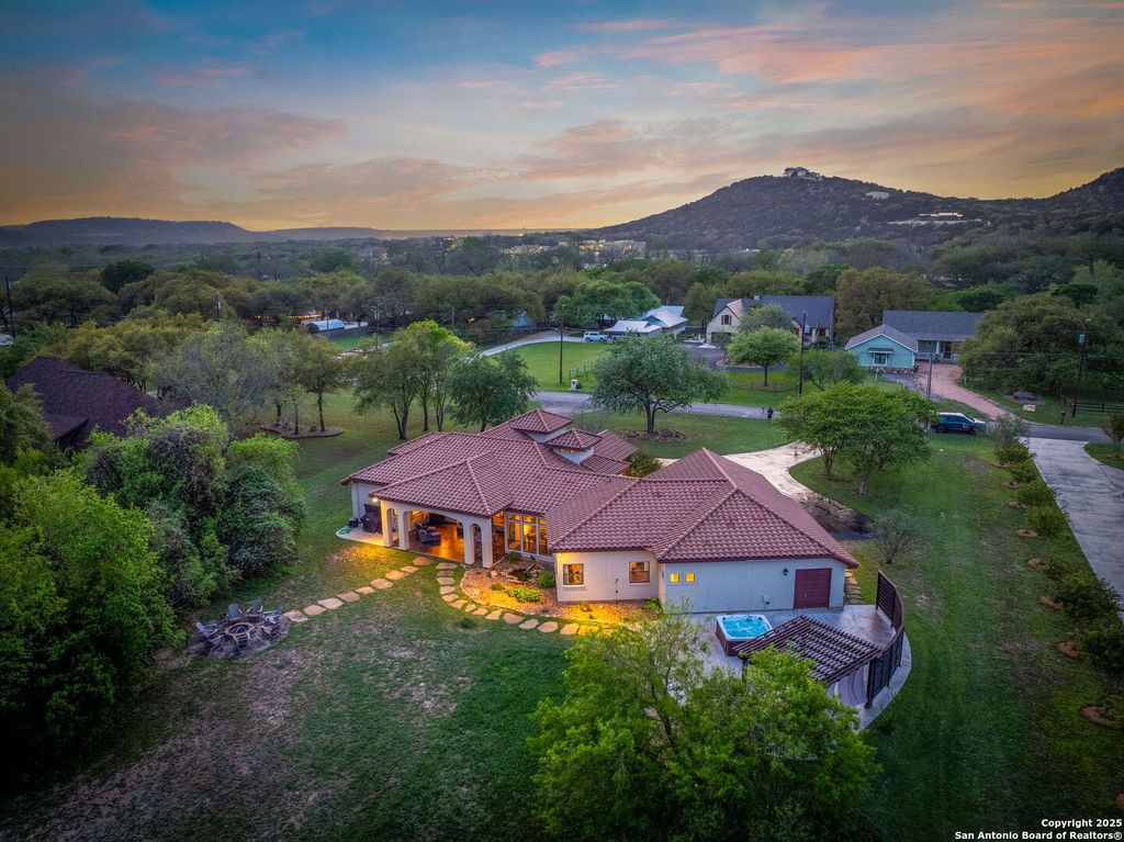 851 River Cliff, Canyon Lake, TX 78133