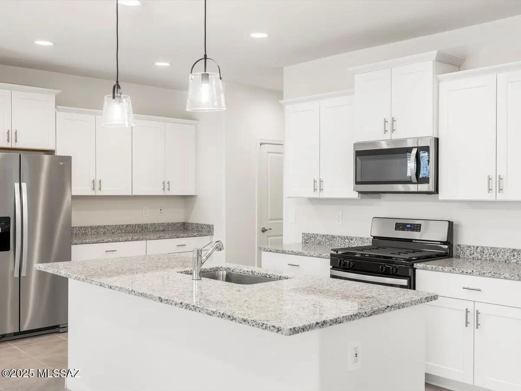 13221 E Paul Marsh Drive, Tucson, AZ 85747