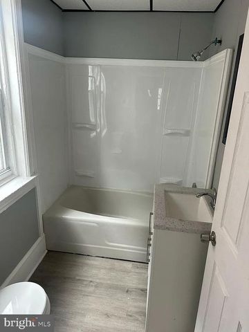 32 DELAWAREVIEW AVE, Trenton, NJ 08618