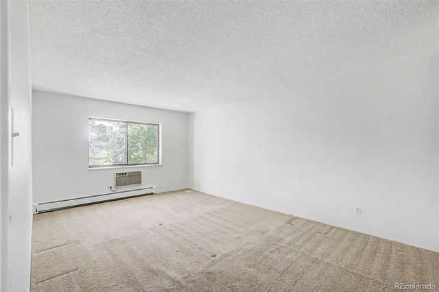 2868 S Heather Gardens Way 210, Aurora, CO 80014