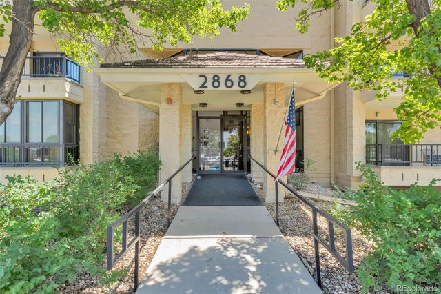 2868 S Heather Gardens Way 210, Aurora, CO 80014