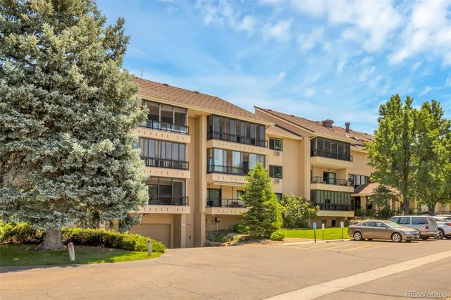 2868 S Heather Gardens Way 210, Aurora, CO 80014