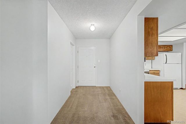 2868 S Heather Gardens Way 210, Aurora, CO 80014