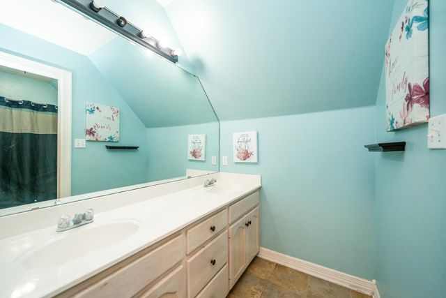 61 S Pebble Creek Drive, Longview, TX 75605