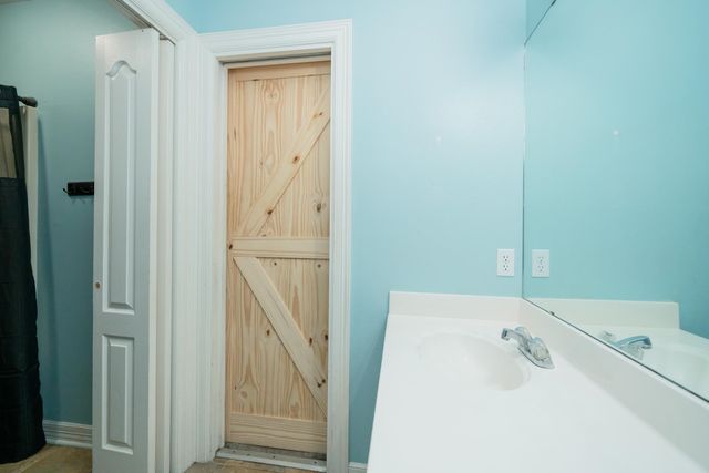 61 S Pebble Creek Drive, Longview, TX 75605