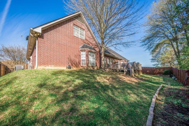61 S Pebble Creek Drive, Longview, TX 75605