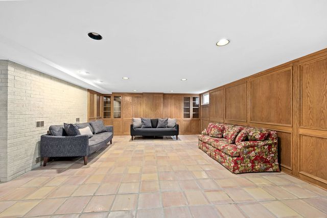 7S460 Donwood Drive, Naperville, IL 60540