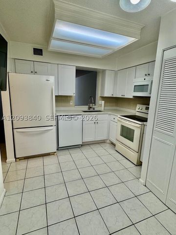 7591 NW 1st St 403, Margate, FL 33063