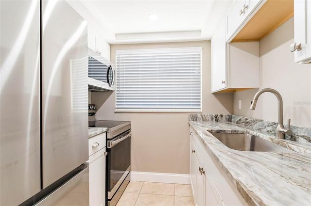 1221 DREW STREET B9, Clearwater, FL 33755