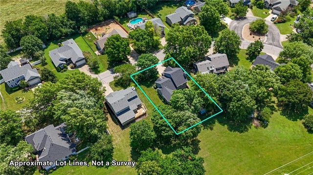 1645 E Timber Ridge Drive, Sedalia, MO 65301