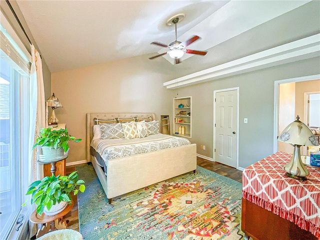 1645 E Timber Ridge Drive, Sedalia, MO 65301