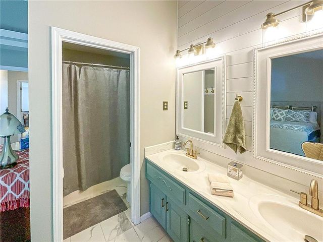 1645 E Timber Ridge Drive, Sedalia, MO 65301