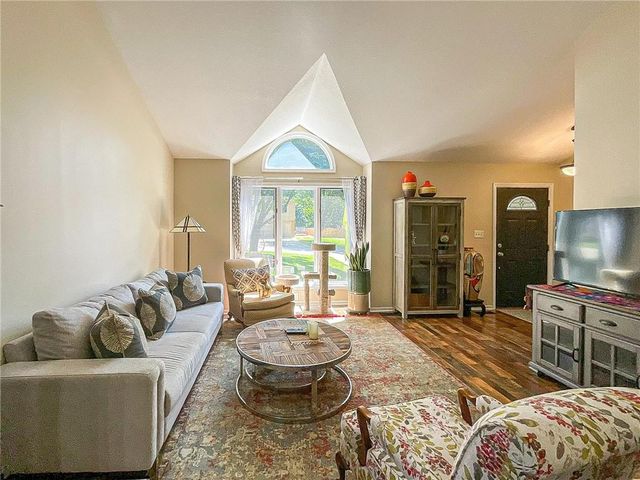 1645 E Timber Ridge Drive, Sedalia, MO 65301