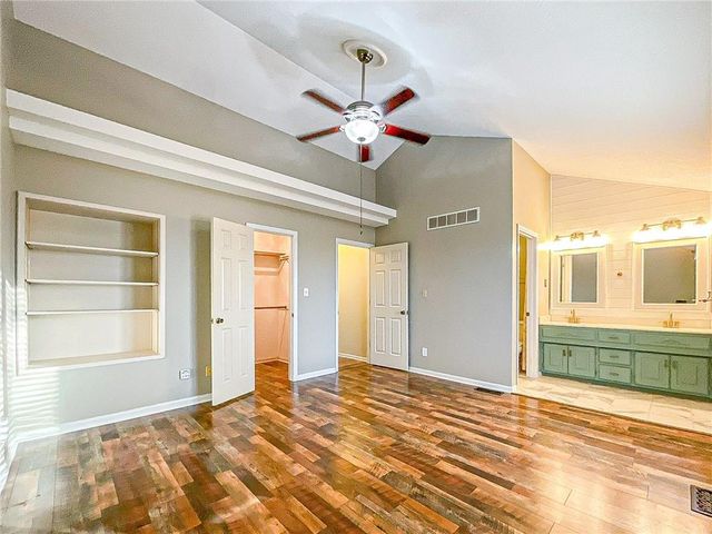 1645 E Timber Ridge Drive, Sedalia, MO 65301