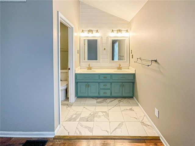 1645 E Timber Ridge Drive, Sedalia, MO 65301