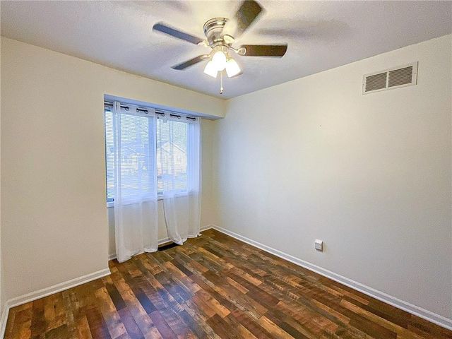 1645 E Timber Ridge Drive, Sedalia, MO 65301