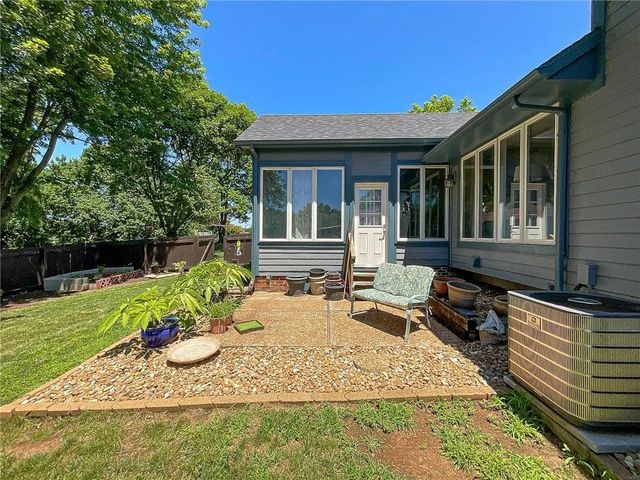 1645 E Timber Ridge Drive, Sedalia, MO 65301