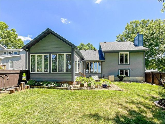 1645 E Timber Ridge Drive, Sedalia, MO 65301