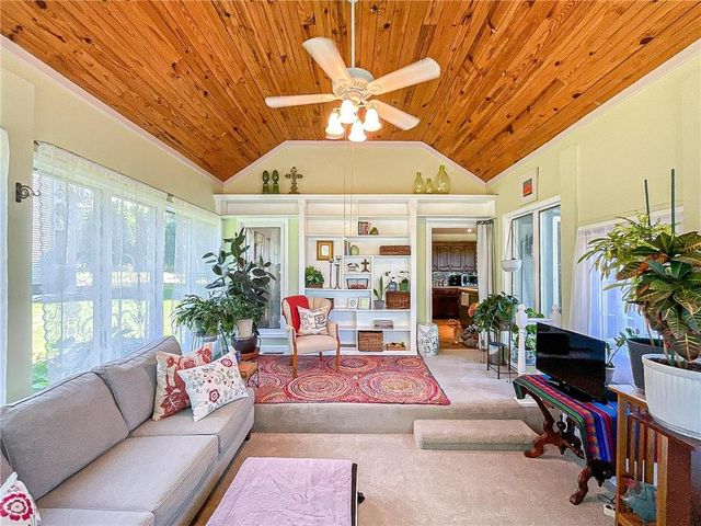 1645 E Timber Ridge Drive, Sedalia, MO 65301